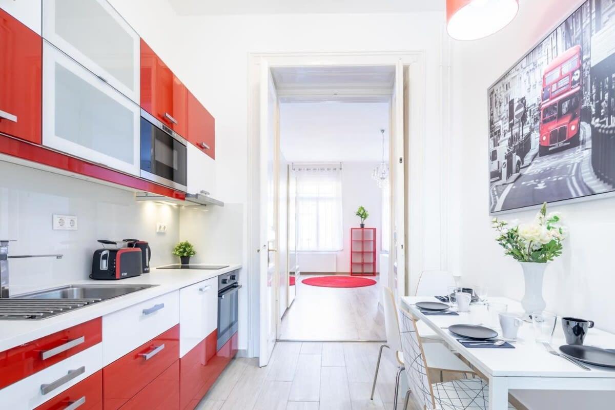 Super Central Convenient Apartment Budapest Eksteriør billede