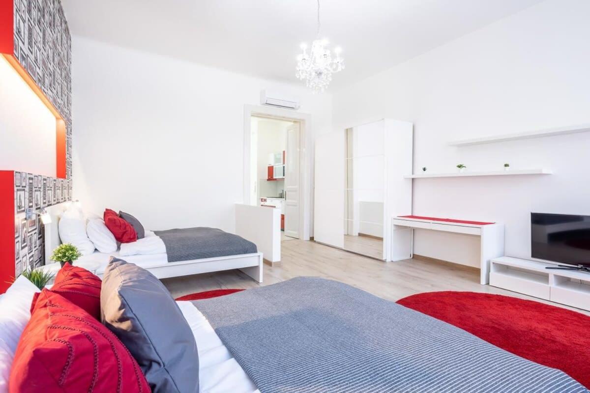 Super Central Convenient Apartment Budapest Eksteriør billede