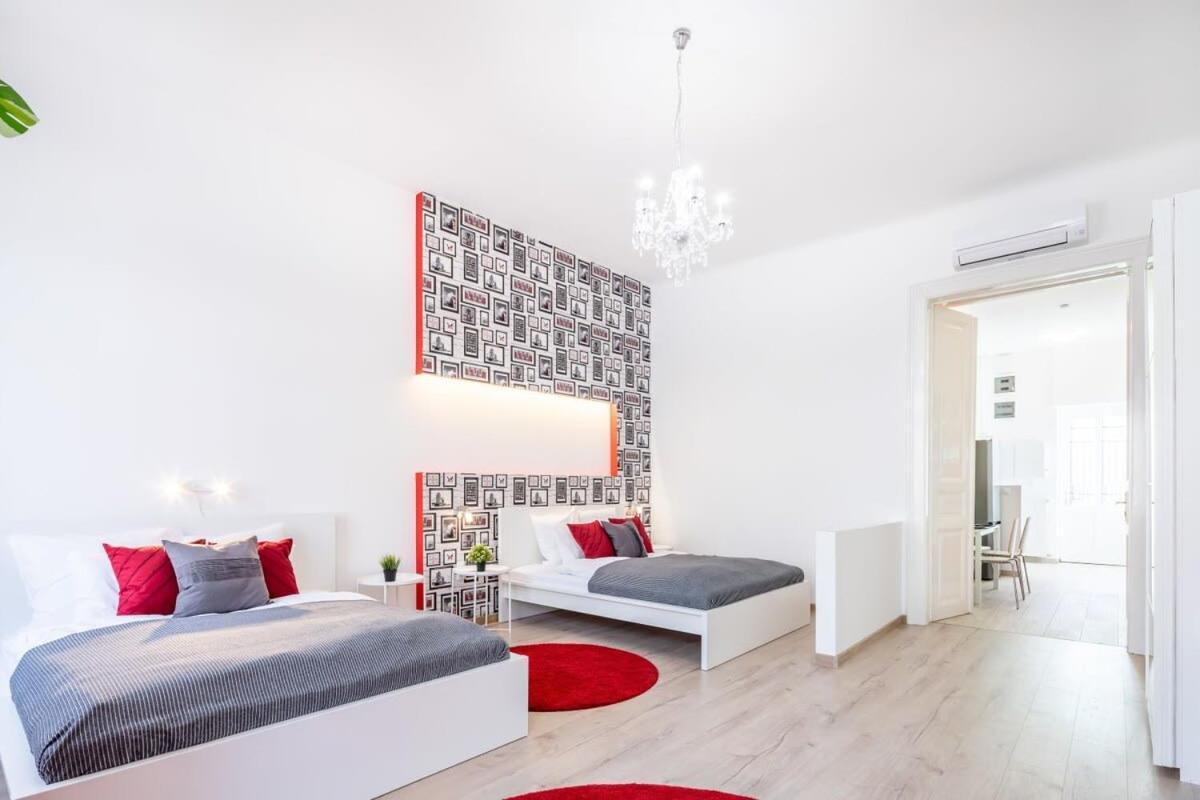 Super Central Convenient Apartment Budapest Eksteriør billede